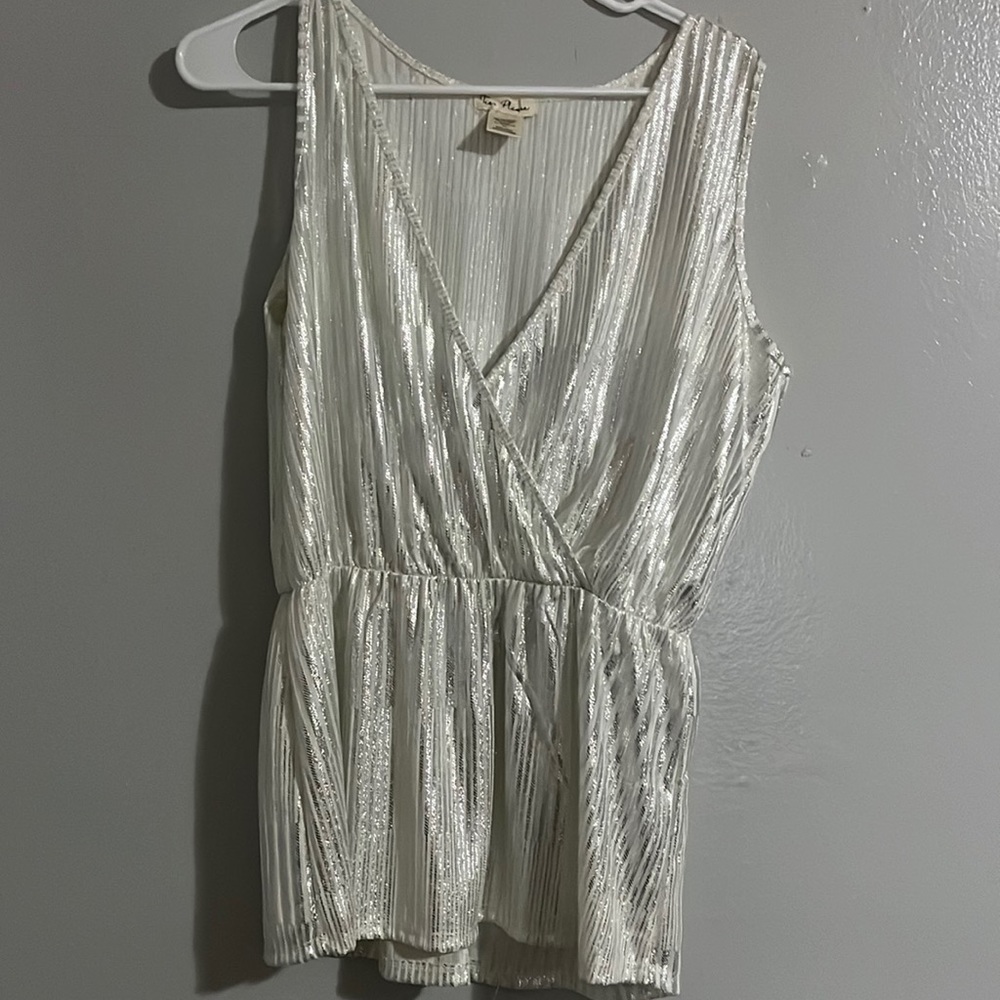 XL silver and white blouse